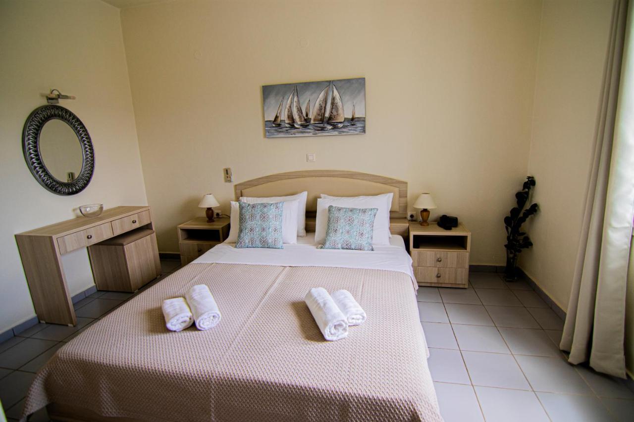 Castri Village Hotel パレカストロ エクステリア 写真