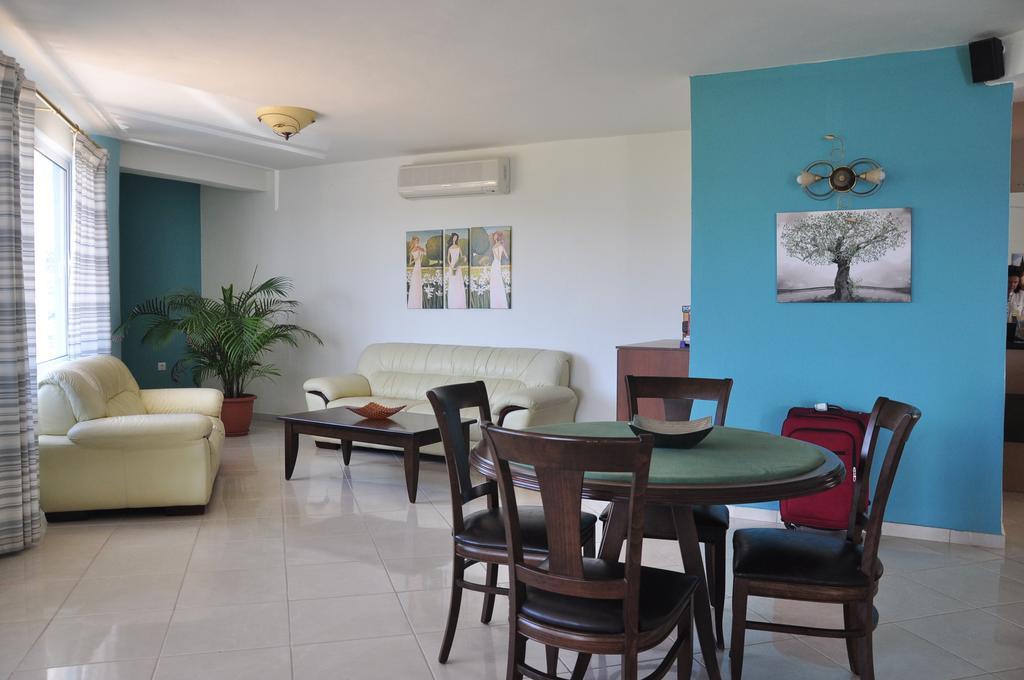 Castri Village Hotel パレカストロ エクステリア 写真