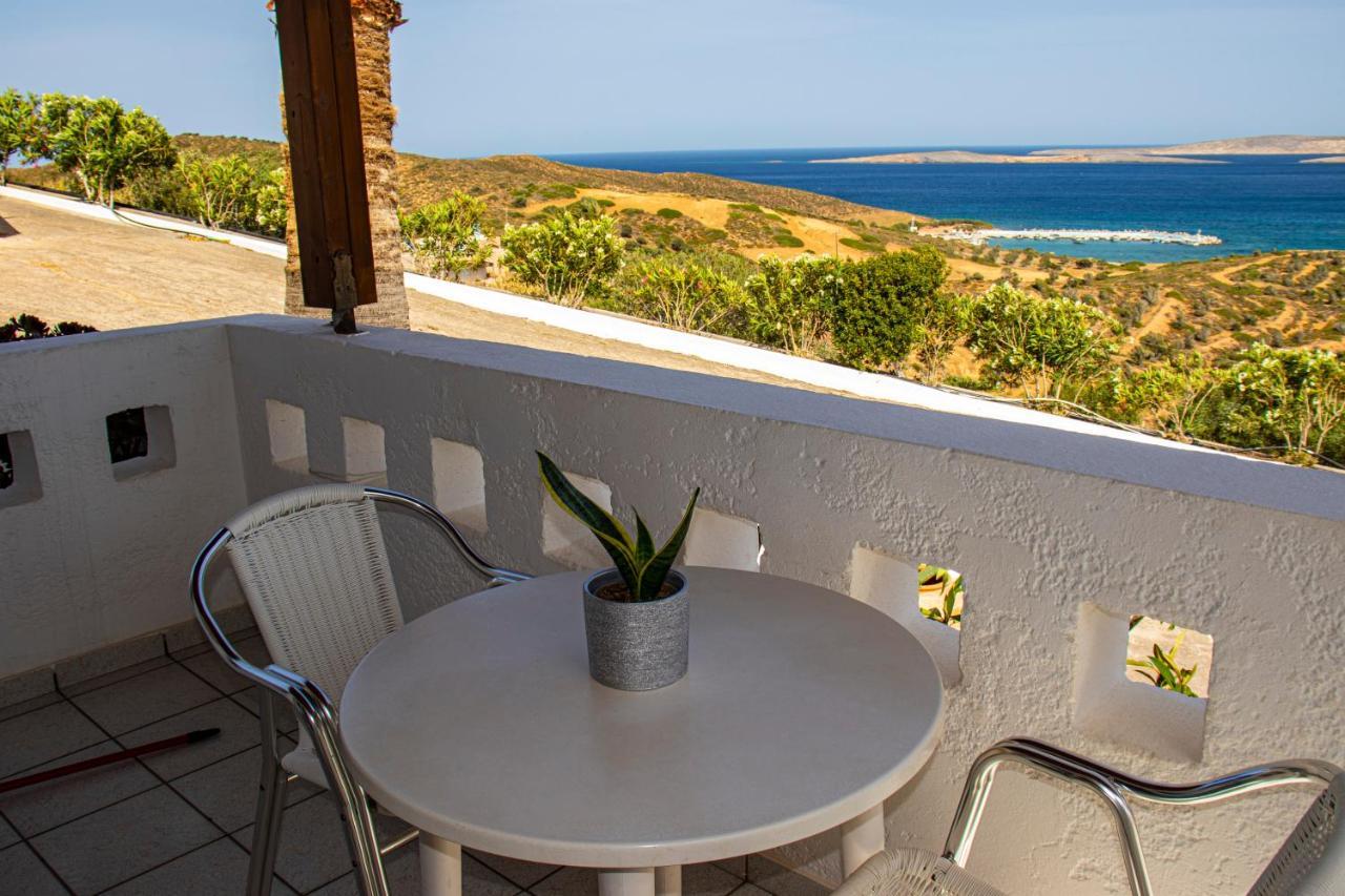Castri Village Hotel パレカストロ エクステリア 写真